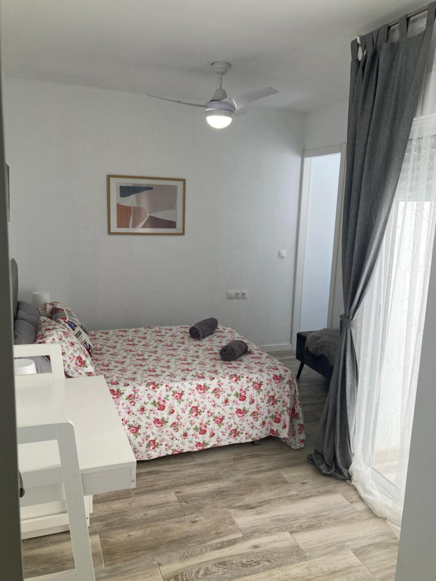 Apartamento Moderno Junto Al Mar Apartment Vinaros Bagian luar foto